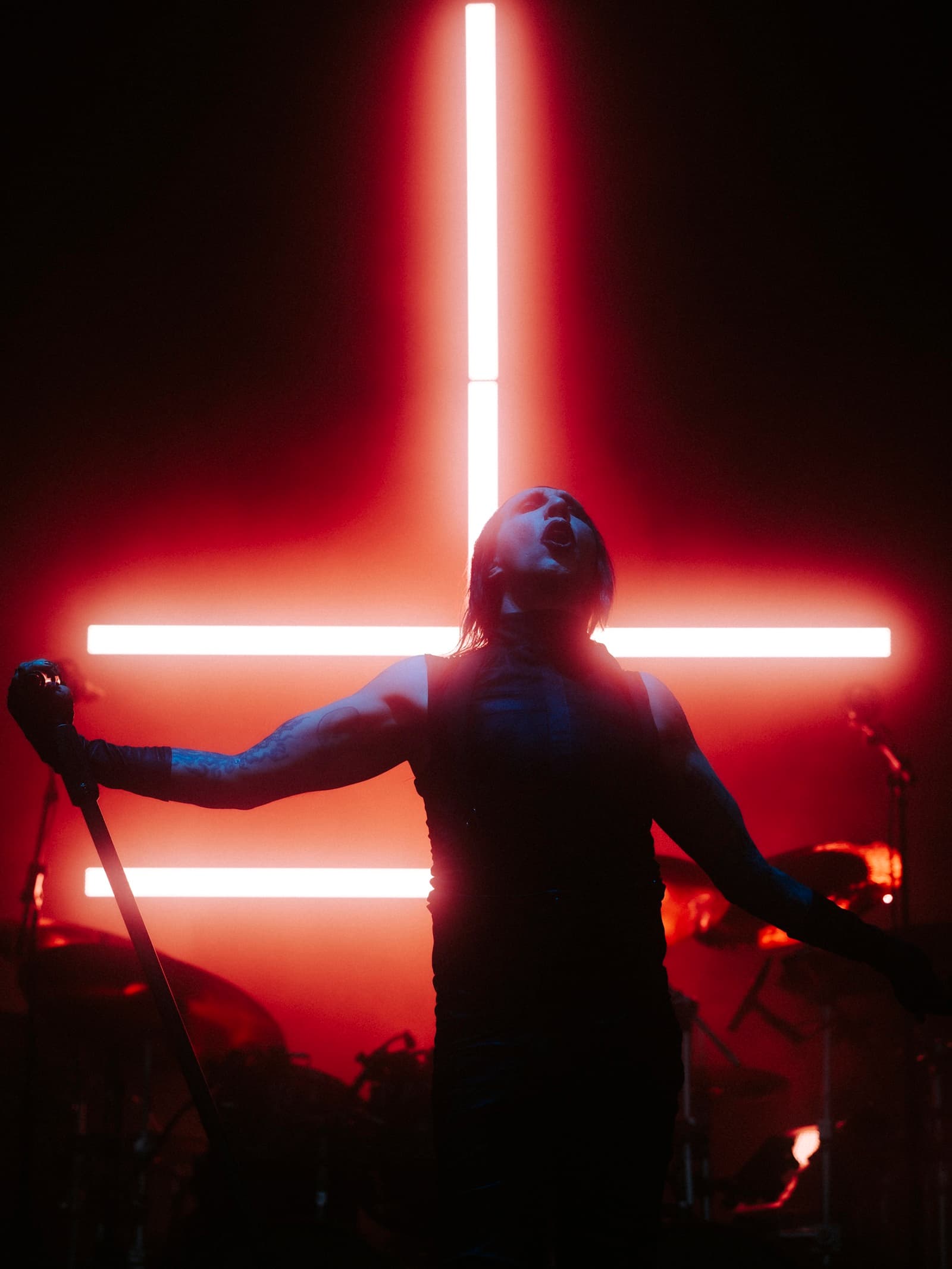 Hours of Worship Yeni Albüm Çıkardı ve Marilyn Manson Yeni Şarkısını Canlı Çaldı
