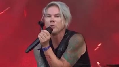 Stabbing Westward переписує альбом, а Apocalyptica захищає Metallica