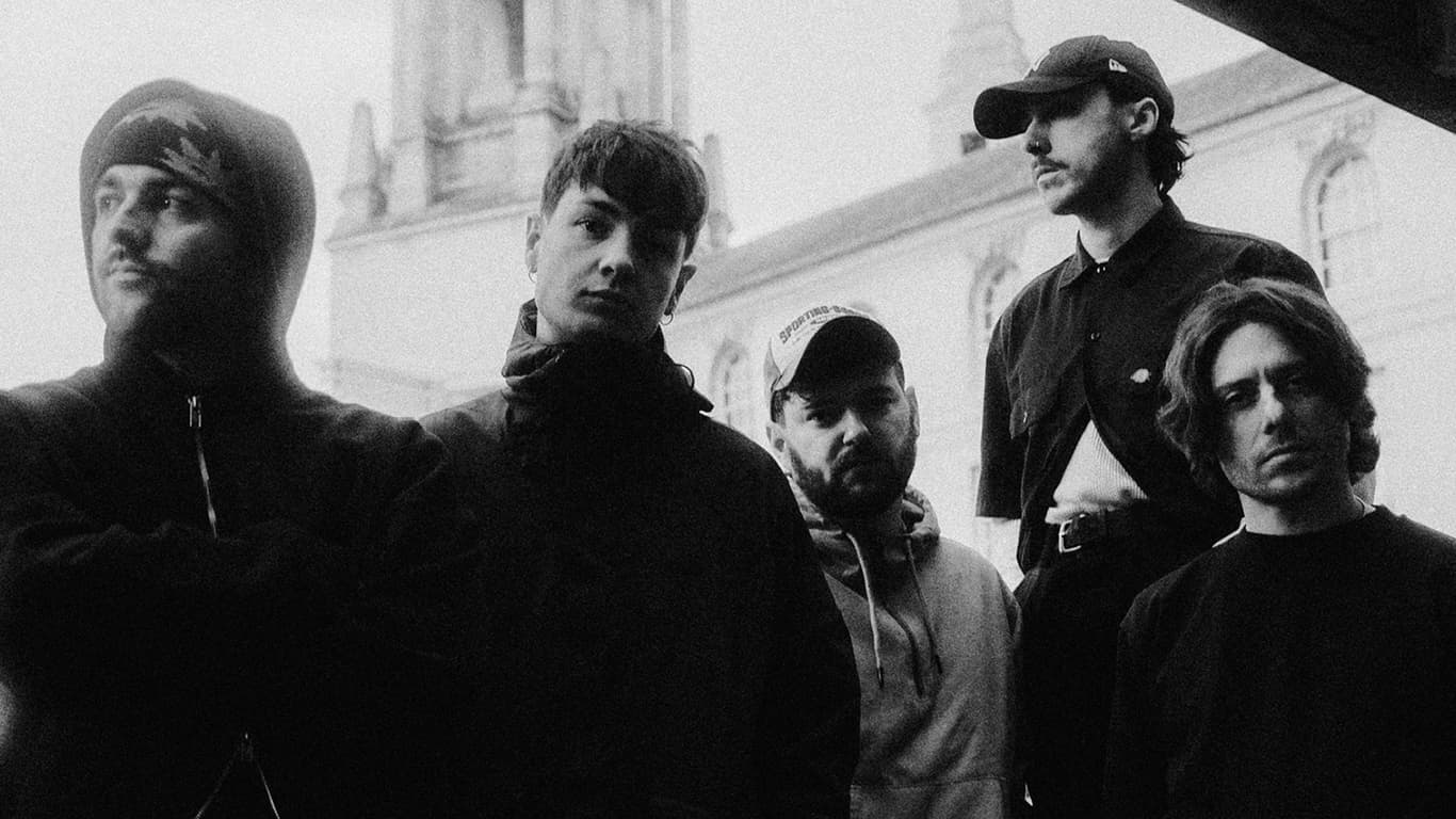 Boston Manor ilk albümünü yeniden çıkarıyor ve turneye çıkıyor